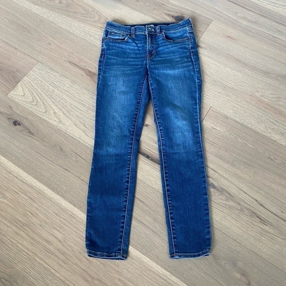 J Crew Womens Mid Rise Stretch Dark Wash Skinny Jeans Size 27/28 - Picture 2 of 10